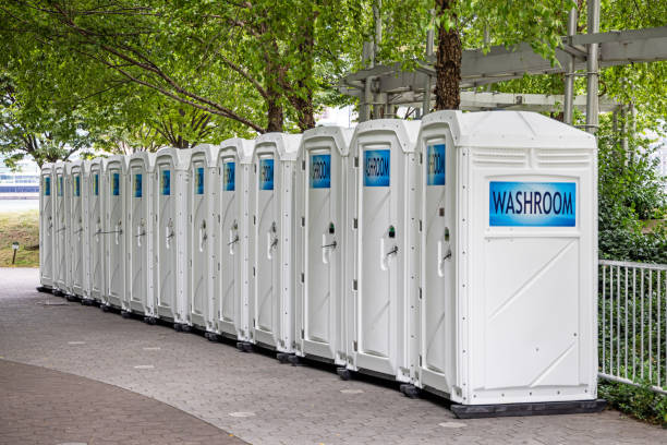 Best Portable restroom trailer rental  in Carlstadt, NJ